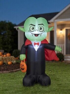 Halloween Gemmy Inflatable 4 Foot Vampire Holding Pumpkin Light-Up Yard Decor